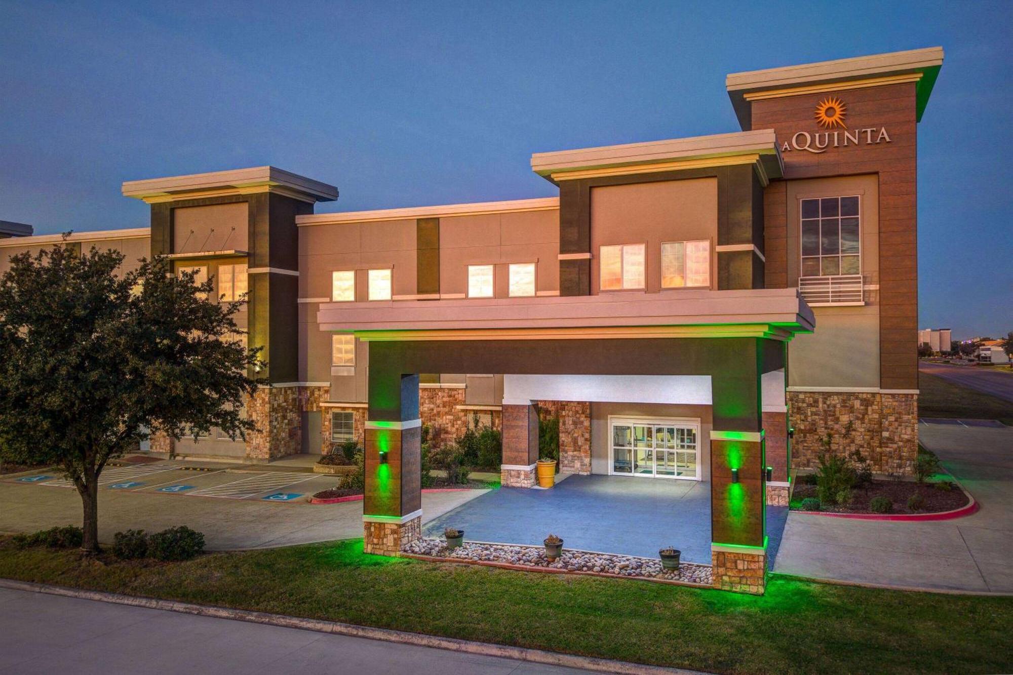 La Quinta By Wyndham Ft. Worth - Forest Hill, Tx Exterior photo